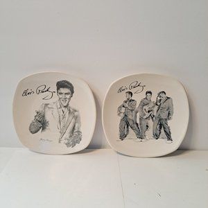 Set of Two ELVIS PRESLEY  SIGNATURE PRODUCT PLATES. 6-3/4"